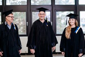 Unsere Studierenden kommen aus den verschiedensten Branchen mit den unterschiedlichsten Berufserfahrungen.