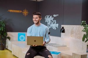 Neben einem separaten Aufenthaltsraum mit Küche, können Sie auch die Cafeteria und die Mensa der Hochschule Ludwigshafen nutzen.