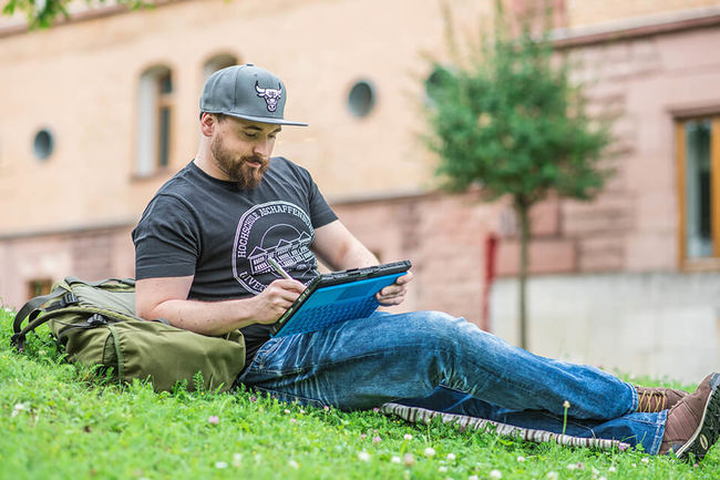 E-Learning und Lehrbriefe: Flexibles Lernen passend zu Ihrer persönlichen Situation E-Learning und Lehrbriefe: Flexibles Lernen passend zu Ihrer persönlichen Situation