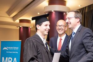 Das Verhältnis der Lehrenden und der Studierenden ist sehr persönlich und ermöglicht Weiterbildung auf Augenhöhe.