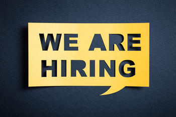 Jobboerse Schild mit der Aufschrift We are hiring